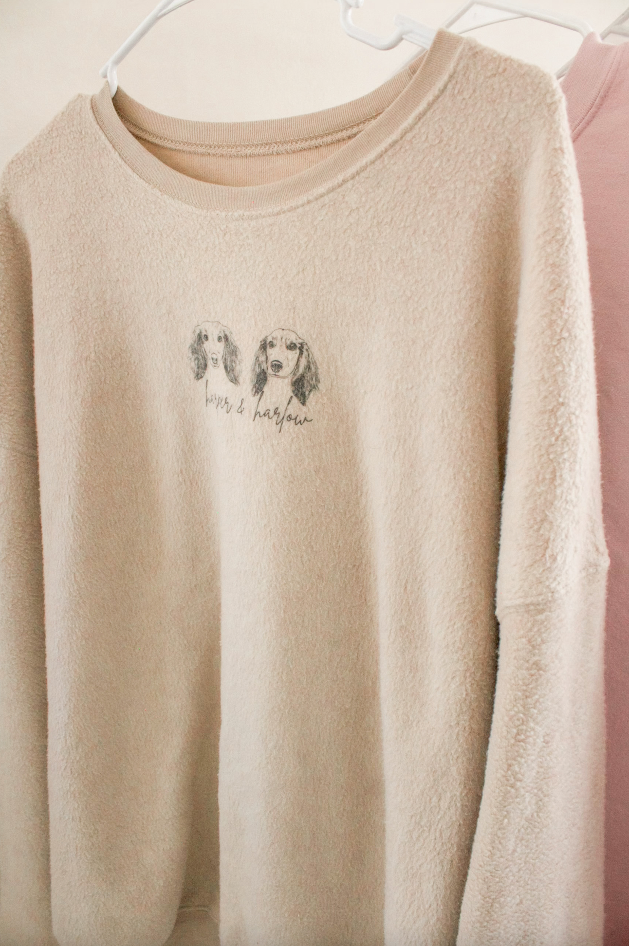 FUZZY CREWNECK